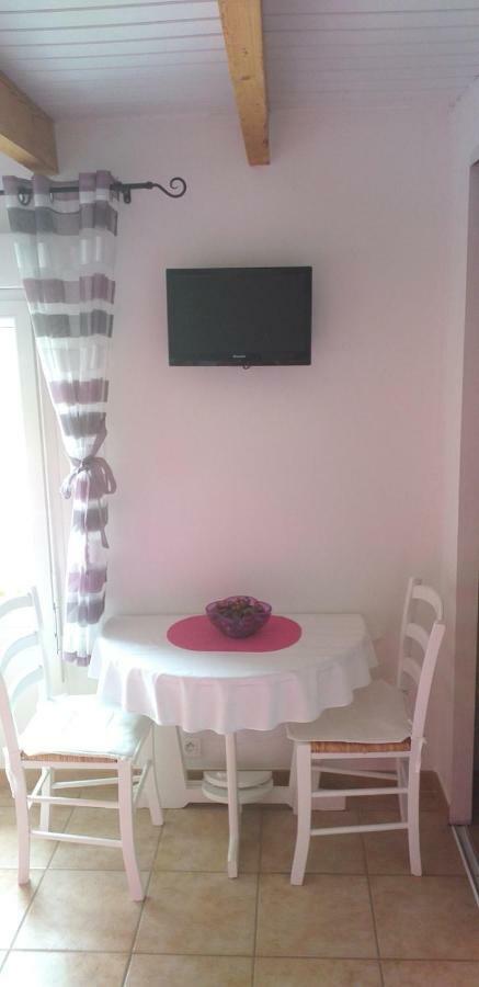 Chambre Du Raisin Puyricard Exterior foto